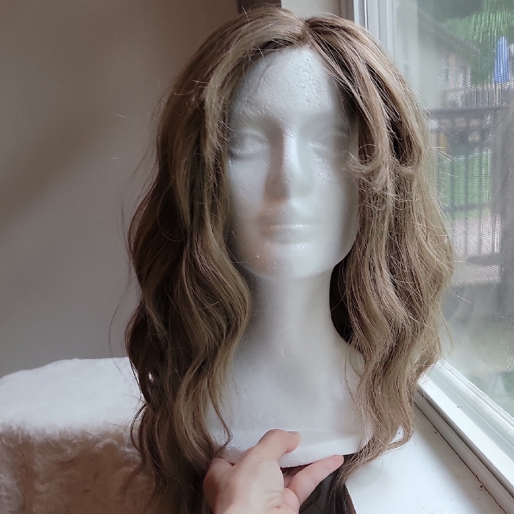 NWOT Nel's Wigs Lace Front Crystal Wig